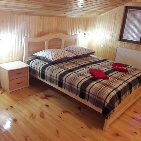 Сосновий Двір Lodge